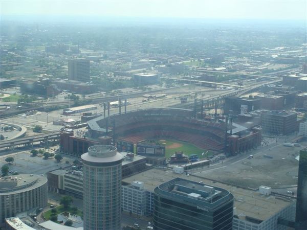 看到紅雀隊的主場Busch Stadium