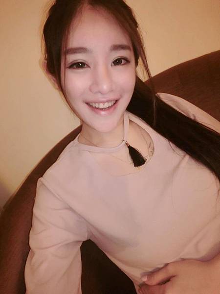 築夢美少女 沐妍 水雷射牙齦整形心得分享01