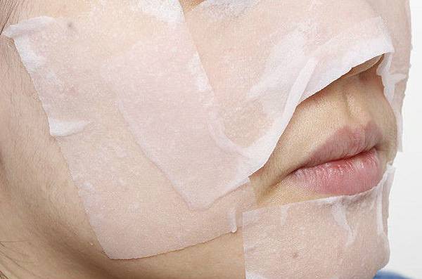 高評價的碧麗妃濾鏡平衡美肌水是主打平衡調理膚況，強化保濕。碧麗妃,濾鏡平衡美肌水,評價,出油,毛孔粗大,濕敷,回購率,平衡,調理膚況,植物萃取,精華,真材實料,推薦