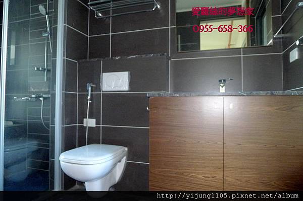 科大賀13F-衛浴2.JPG