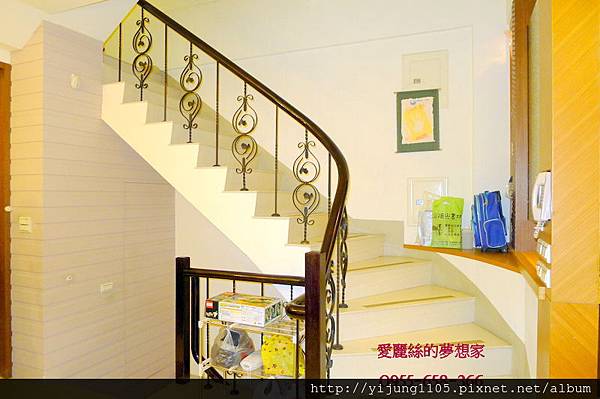 綠園道別墅-1F梯間.JPG