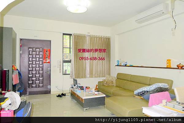 竹北商圈優質美透天-1F客廳.JPG