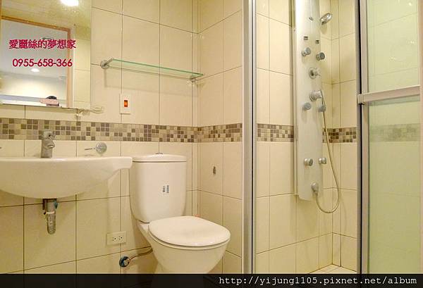 德翼3F-主臥衛浴.JPG