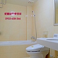 臻愛香榭6F-主臥衛浴.JPG