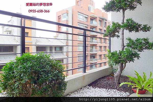 奧之細道10F-客廳陽台2.JPG