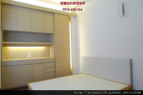 人本河岸11F-臥房2.JPG