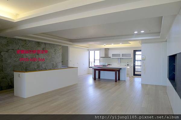 峰藝17F-客廳3.JPG