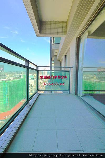 東坡硯8F-客廳陽台.JPG