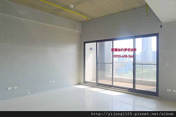 仁愛8F-客廳1.JPG