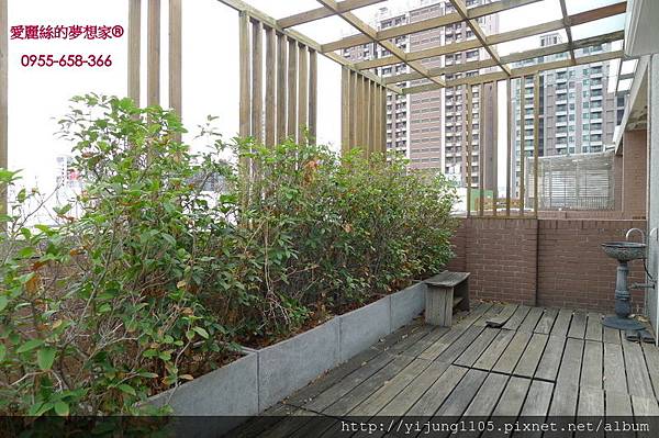 品建築-6F後露台1.JPG