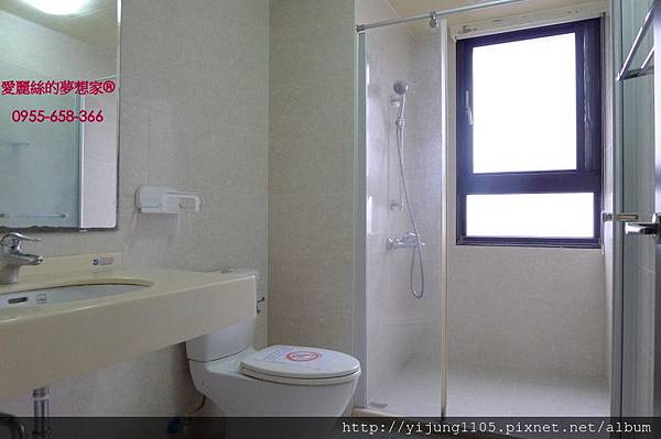 宏觀大器11F-衛浴.JPG
