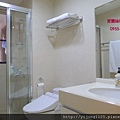 極光琉璃16F-衛浴1.JPG