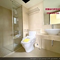 仁發香榭14F-夾層衛浴.jpg