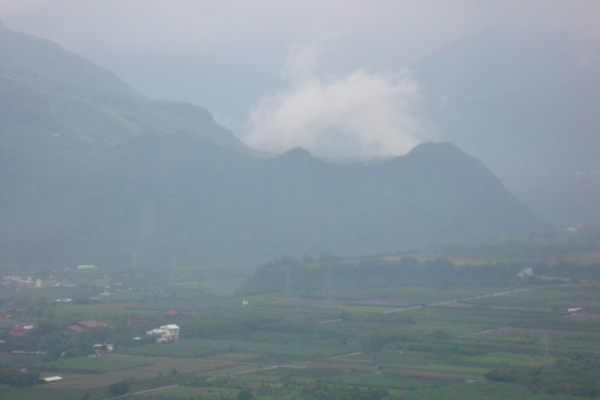 站在鹿野高台之遠眺山嵐