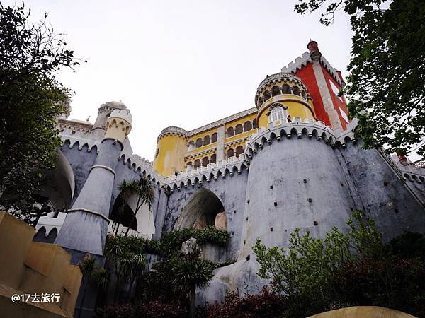 遊樂園般繽紛的佩納宮The Pena National Palace