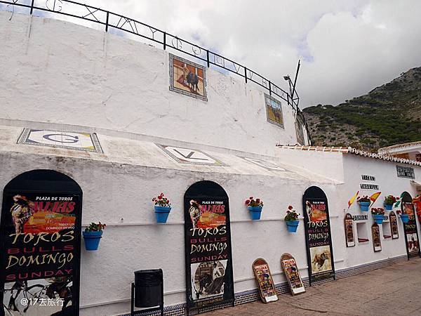 【世界上最小的鬥牛場西班牙米哈斯Plaza de Toros de Mijas】&#128536;