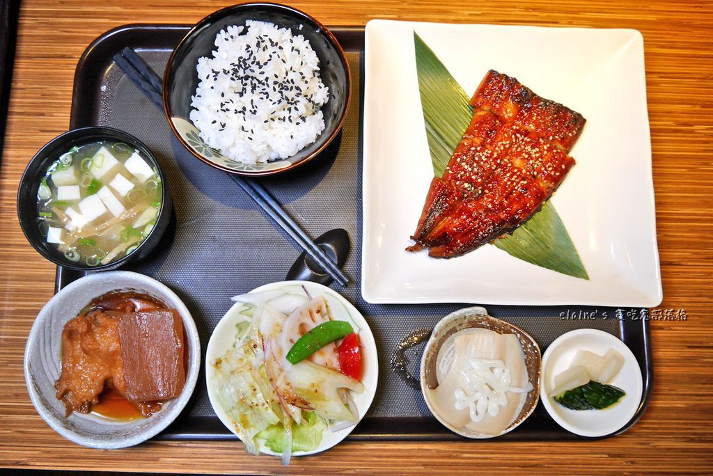 吃 台北中山 小鶴日本料理 在地經營多年 日本人也愛來的精緻日本料理 中山日本料理推薦 中山居酒屋推薦 Elaine S 貪吃鬼部落格 吃 台北中山 小鶴日本料理 在地經營多年 日本人也愛來的精緻日本料理 中山日本料理推薦 中山居酒屋推薦 Elaine S 貪吃鬼部落格