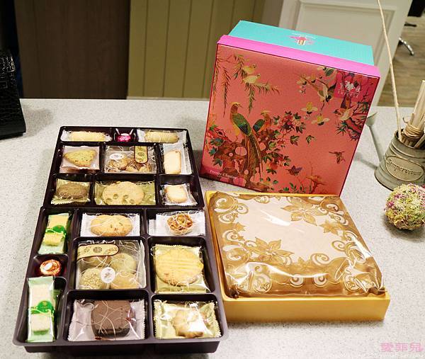 婚禮喜餅推薦→皇樓文創喜餅*富貴雙雉系列*喜餅+大餅組合,奶皇核桃榮獲幸福點心國際比賽的最高榮耀金牌!