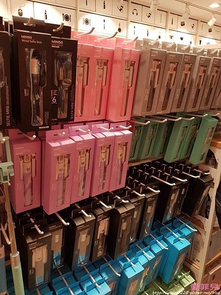 名創優品西門店