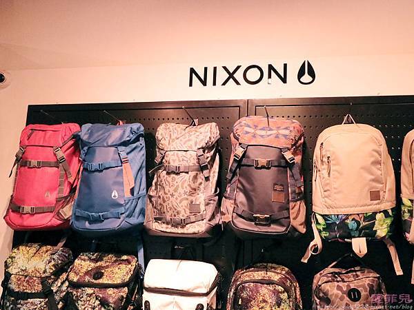 NIXON玫瑰金手錶