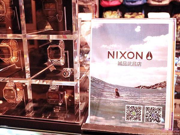 NIXON玫瑰金手錶