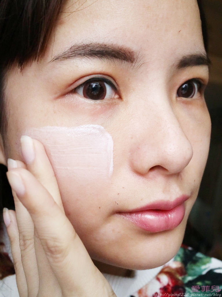Za油光bye轻透妆前乳SPF25/PA+++&Za裸光亮白气垫粉饼SPF30/PA++