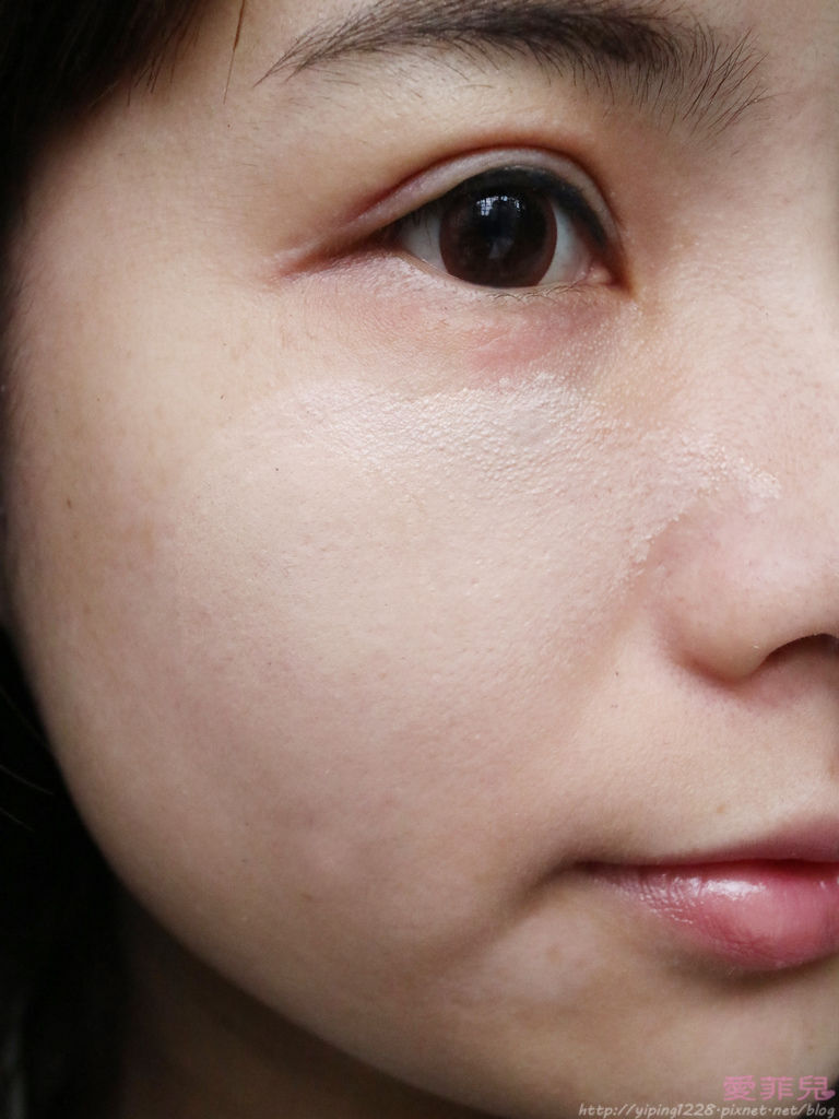 Za油光bye轻透妆前乳SPF25/PA+++&Za裸光亮白气垫粉饼SPF30/PA++