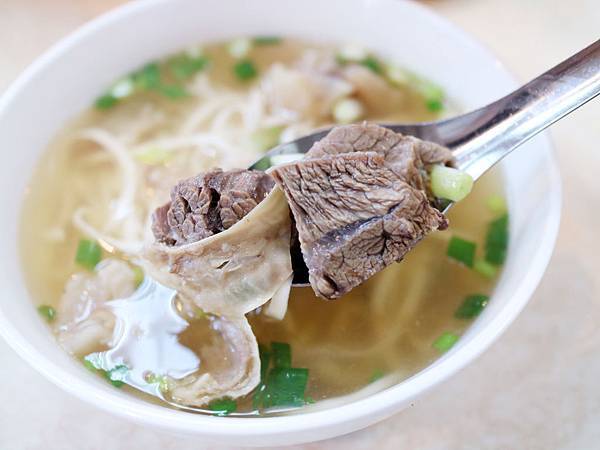 郭台銘吃的牛肉麵/金春發牛肉麵/北投必吃美食