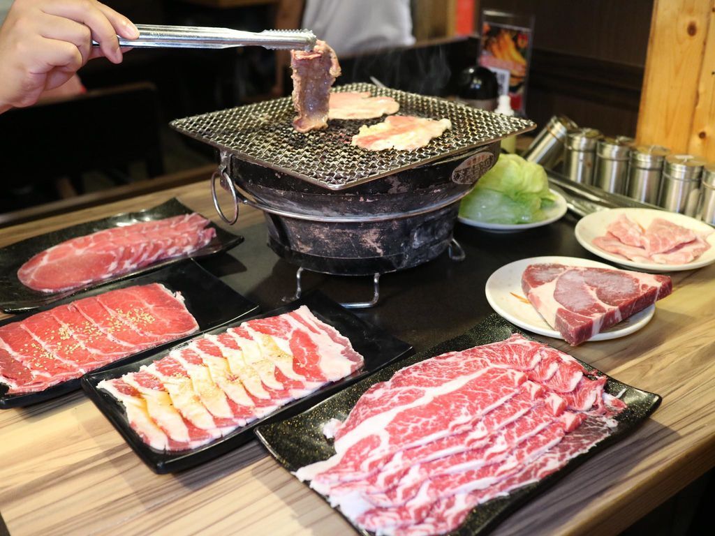 公館捷運站戰醬燒肉吃到飽~頂級英國熟成黑牛、天使紅蝦、啤酒無限續!