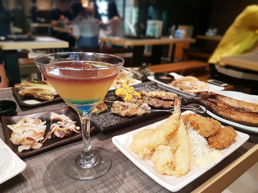 串燒殿西門町居酒屋499起吃到飽→串燒、生魚片、炸物、飲料無限續-夜晚聚餐新選擇-