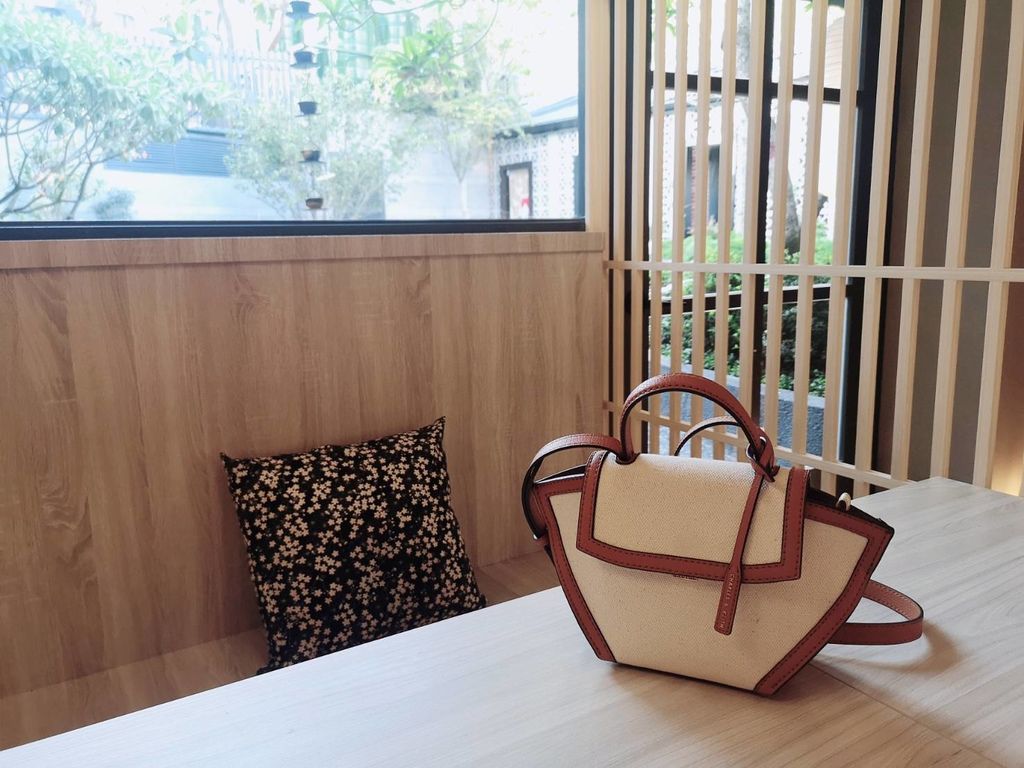 小CK包/小CK官網/Charles & Keith