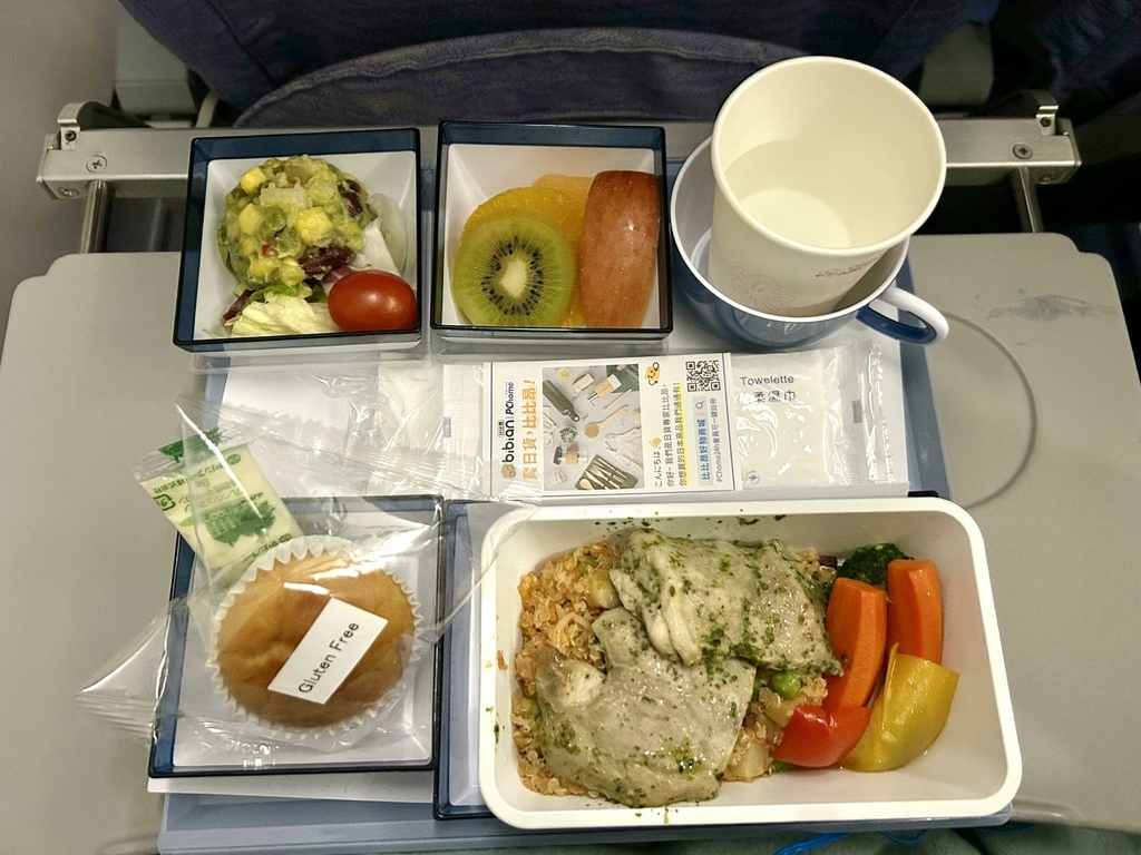 ​​【中華航空】－華航經濟艙飛機餐分享｜松山機場(TSA)➜