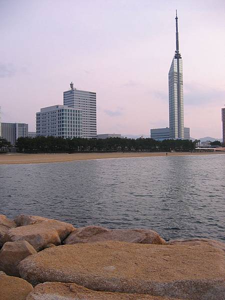 從momochi海濱公園遠眺福岡塔