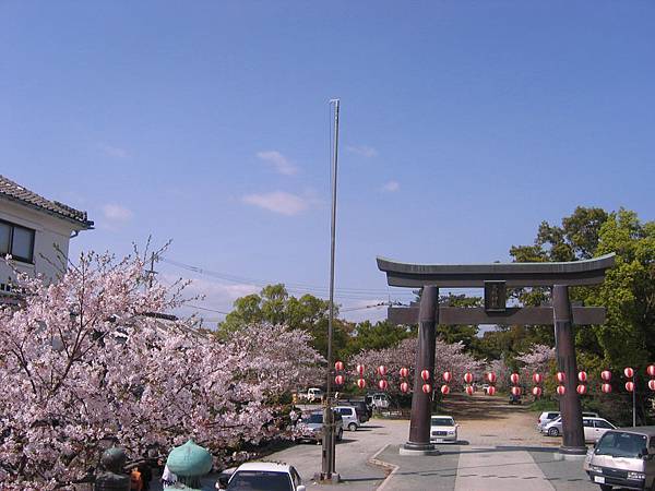 柳川旁的三柱神社