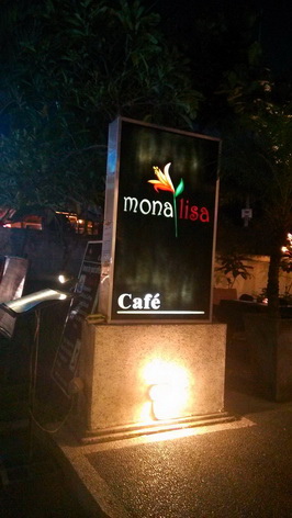 mona lisa cafe bali