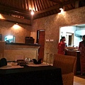 mona lisa cafe bali