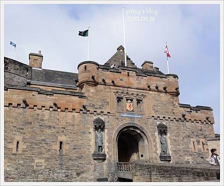 edinburgh castle 1.JPG