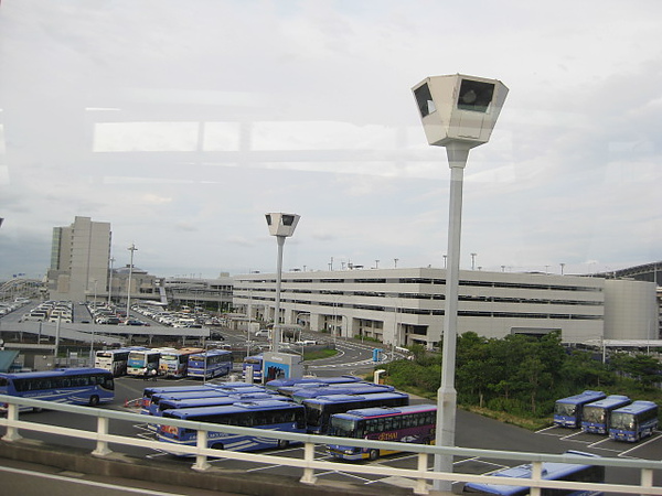 離開機場前往市區