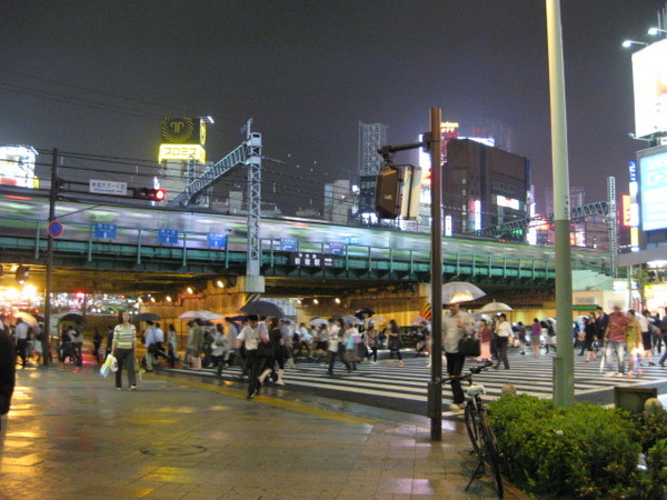 晚上的新宿街頭