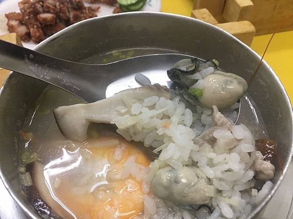 強尼先生愛美食-台北。好食記 | 大同區-嘉義鮑魚海鮮粥 / 炸物-延三夜市-大橋頭捷運站！