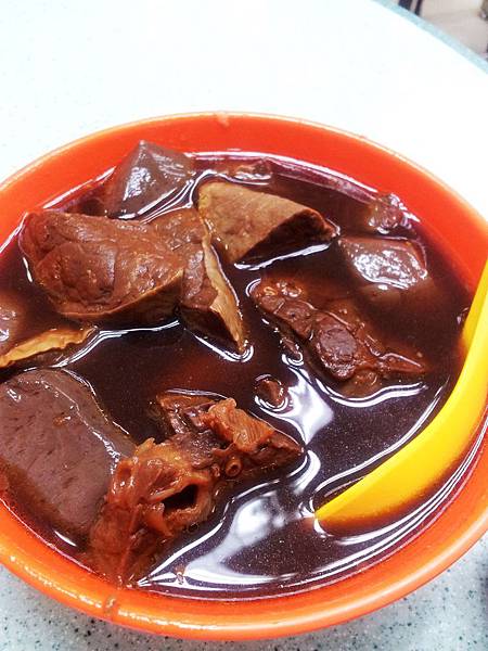 銅鑼灣榮記粉麵的牛雜