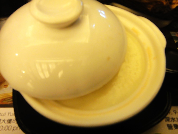 燕窩蛋白燉鮮奶