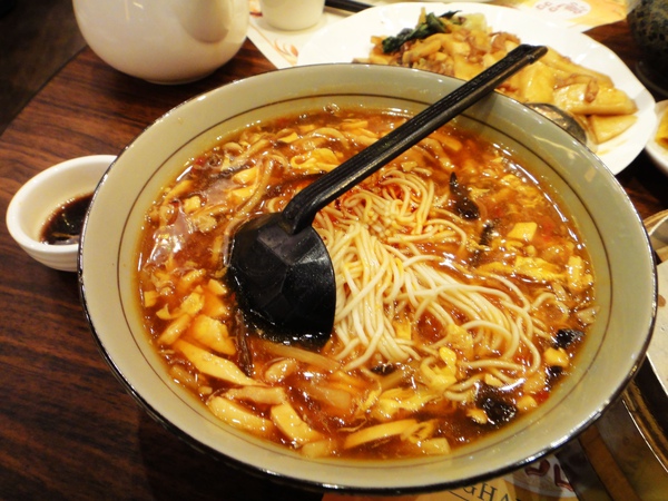 滬品酸辣麵