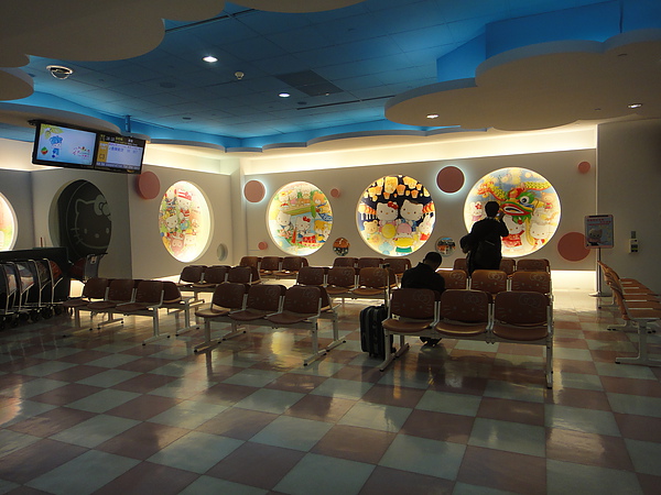 長榮hello kitty候機室
