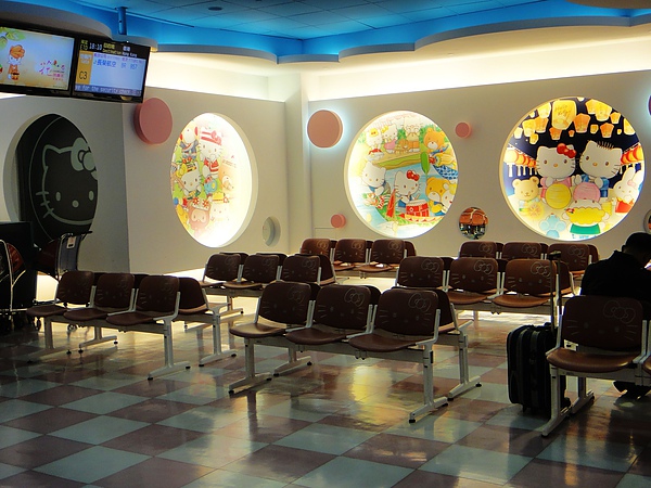 長榮hello kitty候機室