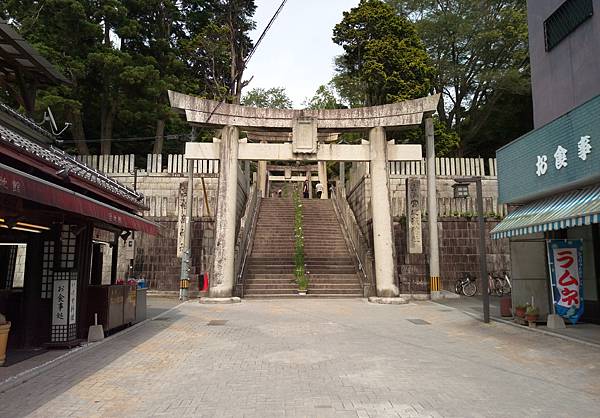 日本旅遊 北九州 福岡縣福津市 宮地嶽神社 菖蒲花季 参道の夕日 好想看讓人超感動的日本落日絕景 蘋白吾故 未來富婆的美食旅行本