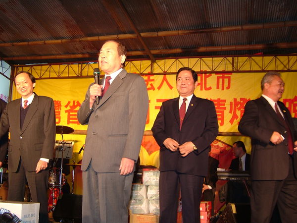 台灣省城隍廟2006年元宵花燈活動胡益壽董事長DSCF9573.JPG