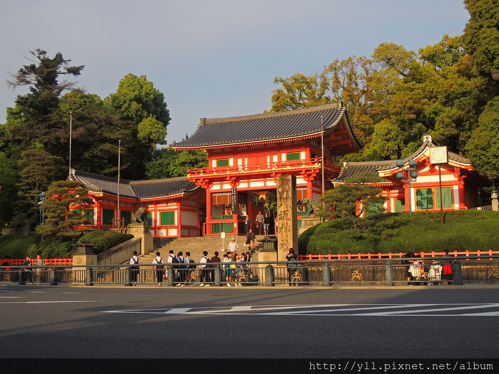 八阪神社