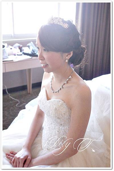 台北新娘秘書左永立 新娘白紗編髮造型 Bridal hair and makeup