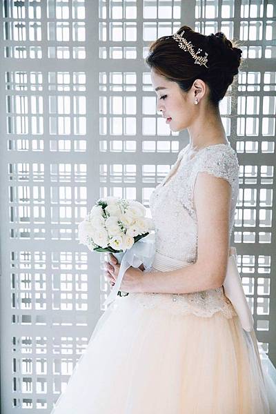 新竹新秘Lily左永立 新娘典雅婚紗造型 自助婚紗造型  新娘化妝髮型 海外新秘服務 整體時尚彩妝造型 個人彩妝教學 小林&郭郭的小夫妻生活